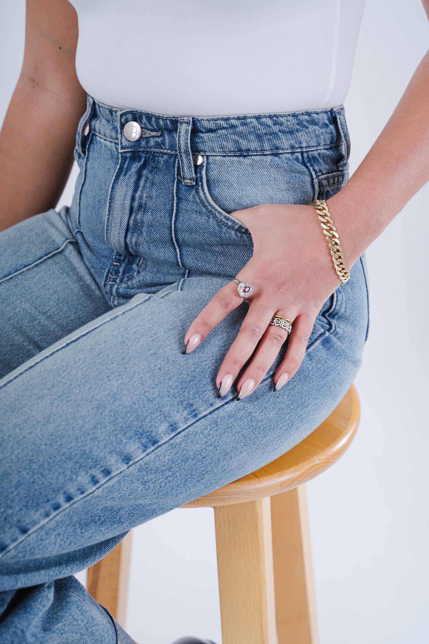 the NOT-SO-LONG denim pants in light blue